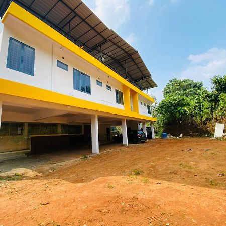 Erumely Central Homes Mundakāyam Esterno foto