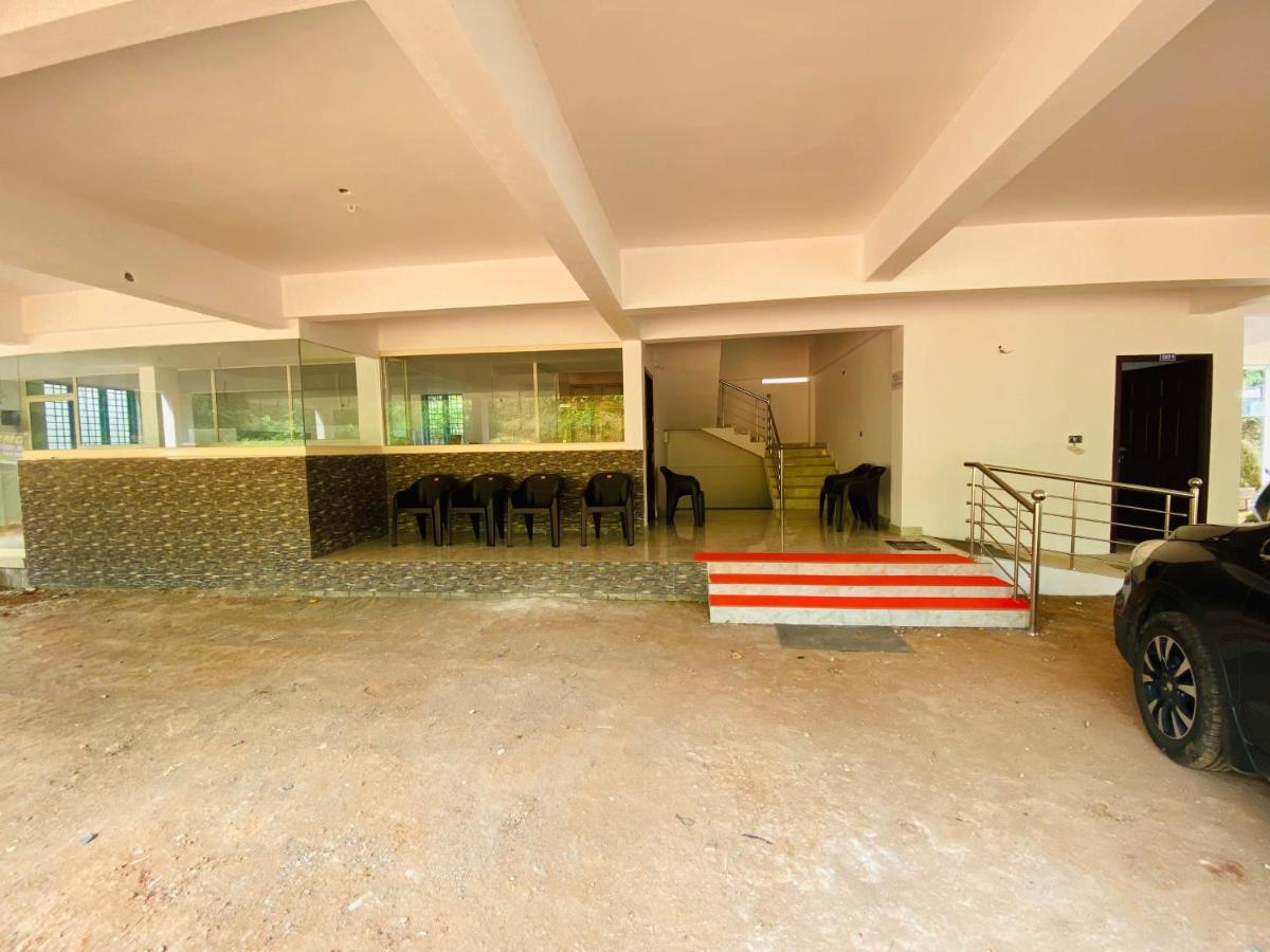 Erumely Central Homes Mundakāyam Esterno foto
